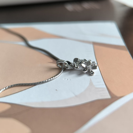 Серебряная подвеска с фианитами