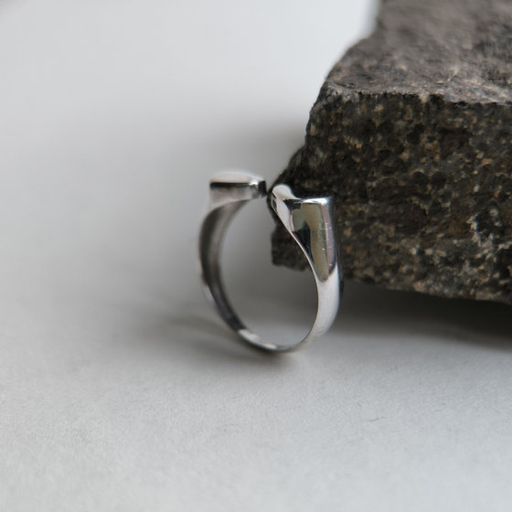 Серебряное кольцо без камней