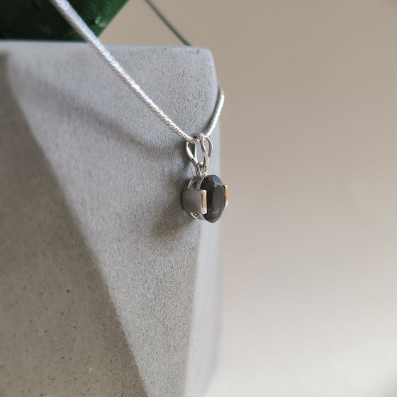Серебряная подвеска с раухтопазом (дымчатым кварцем) 1.075ct