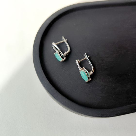 Sterling silver earrings with emerald 1.189ct, with phianites