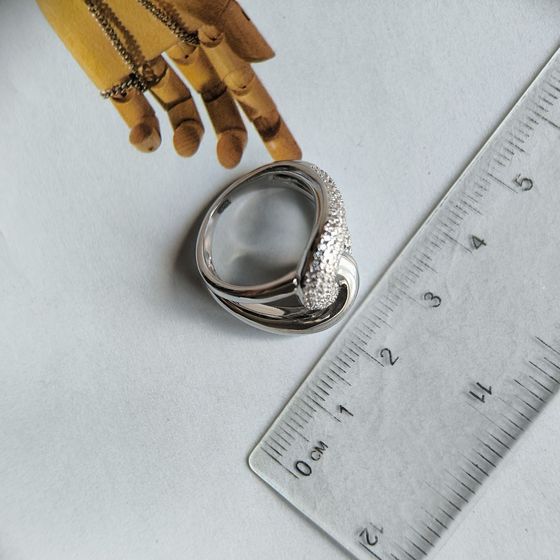 Серебряное кольцо с фианитами