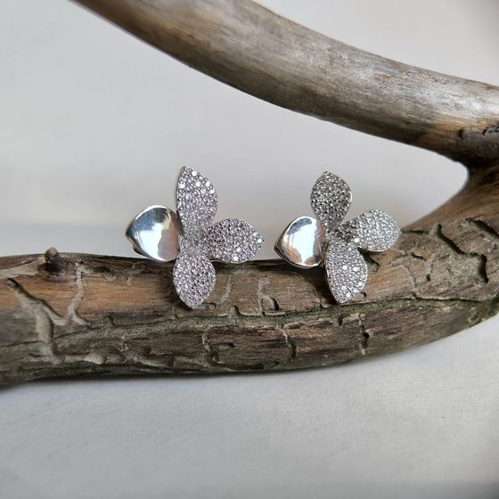 Серебряные серьги с фианитами