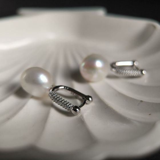 Серебряные серьги с жемчугом барочным, фианитами