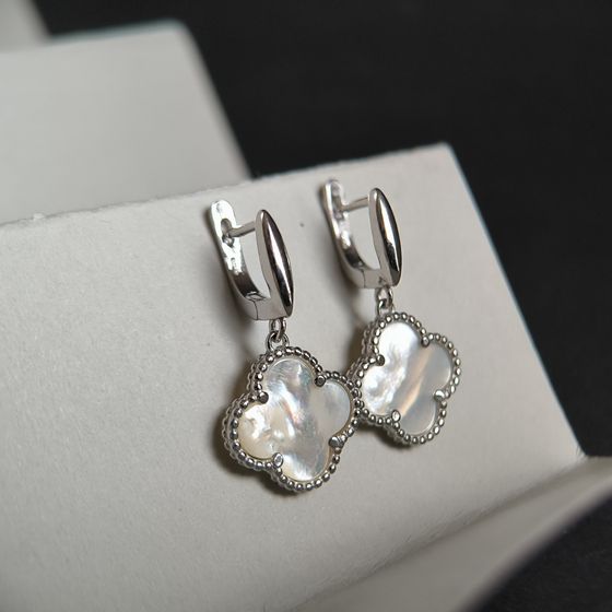 Silver earrings with mother-of-pearl