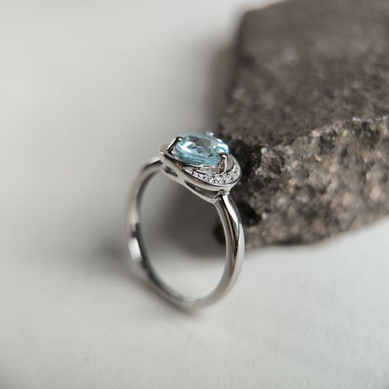 Серебряное кольцо с топазом 1.544ct