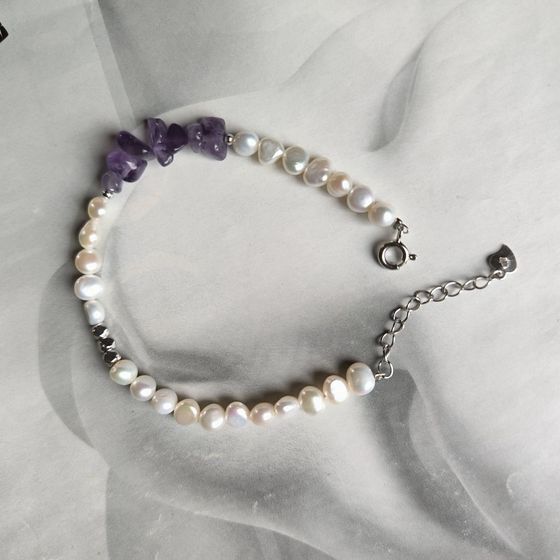 Silver bracelet with amethyst, baroque pearls
