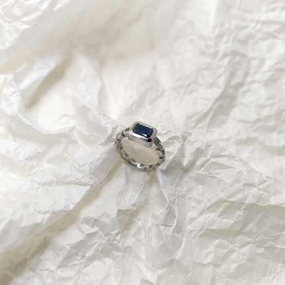 Серебряное кольцо с сапфиром 1.833ct