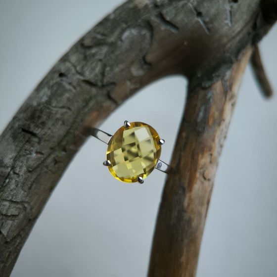 Серебряное кольцо с цитрином nano 3.95ct