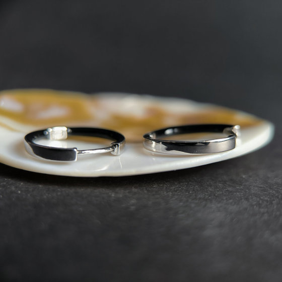 Серебряные серьги с емаллю