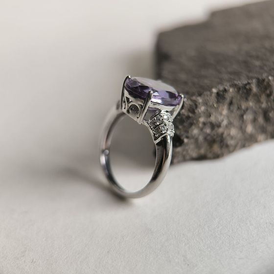 Sterling silver ring with alexandrite 8.205ct, diamonds