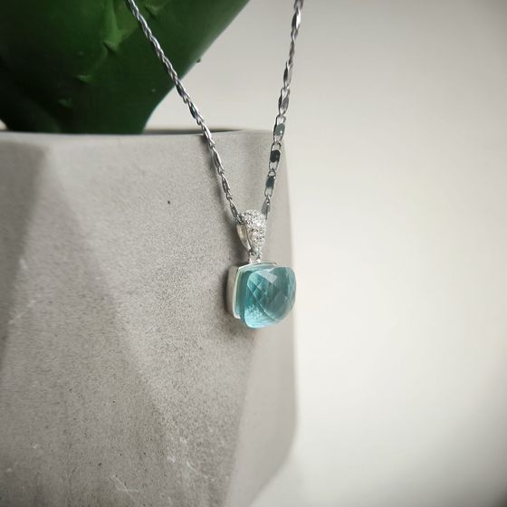 Серебряная подвеска с фианитами