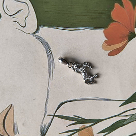 Серебряная подвеска с фианитами