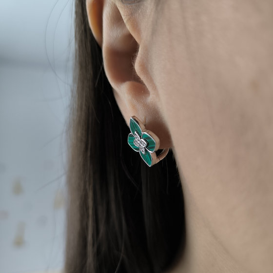 Серебряные серьги с малахитом, фианитами