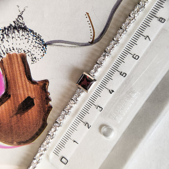 Серебряный браслет с гранатом 10.017ct