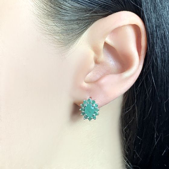 Silver earrings with emerald 2.608ct