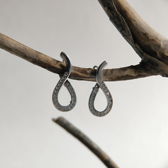 Серебряные серьги с фианитами