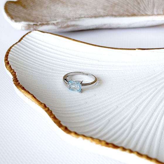 Серебряное кольцо с топазом 1.85ct