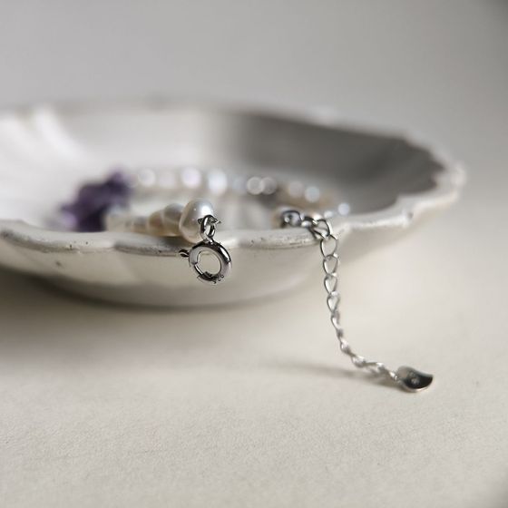 Silver bracelet with amethyst, baroque pearls