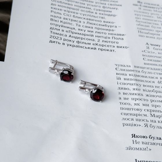 Срібні сережки з гранатом 5.124ct, фіанітами