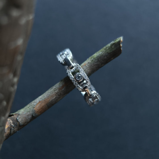 Серебряное кольцо с фианитами