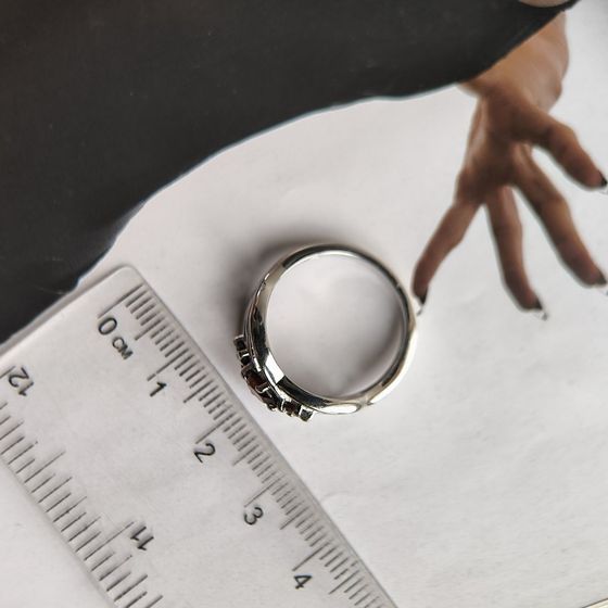 Silver ring with garnet 0.883ct