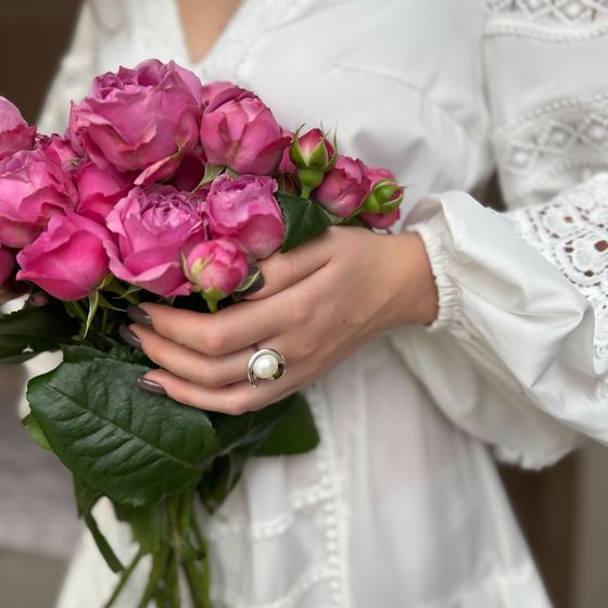 Silver ring with pearls