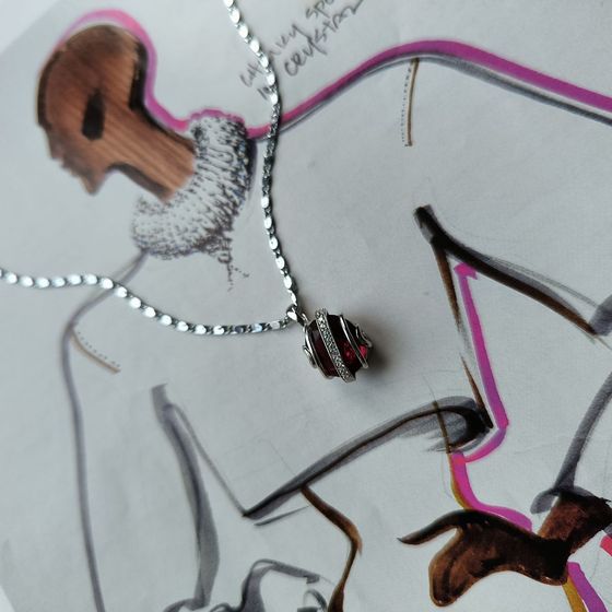 Серебряная подвеска с гранатом 3.993ct