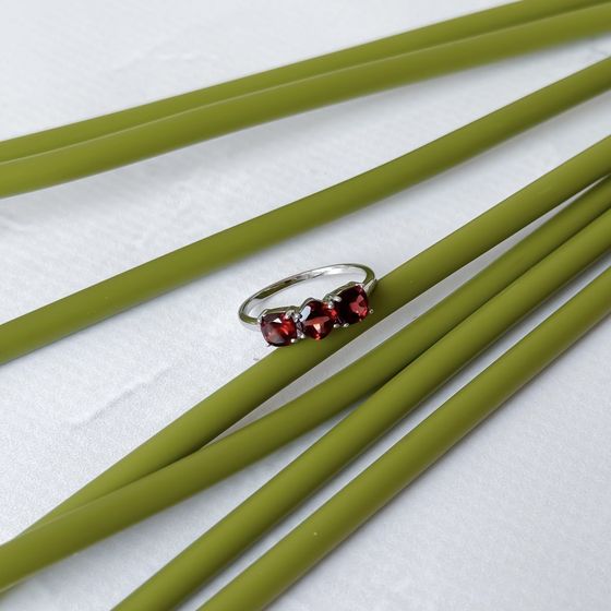 Silver ring with a 2.242-carat garnet