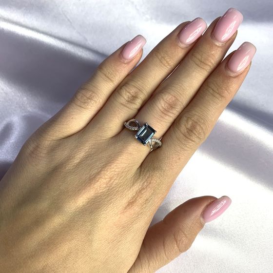 Серебряное кольцо с топазом Лондон Блю 1.547ct