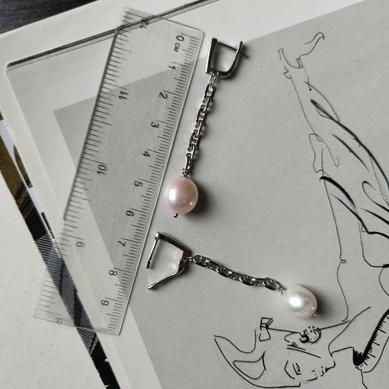 Silver earrings with baroque pearls