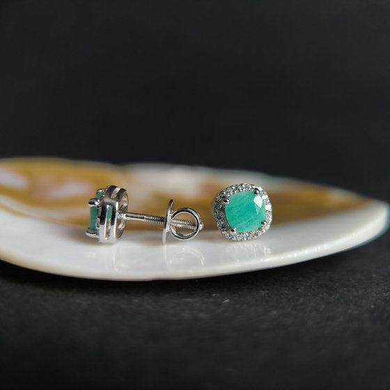 Серебряные серьги с изумрудом 1.13ct