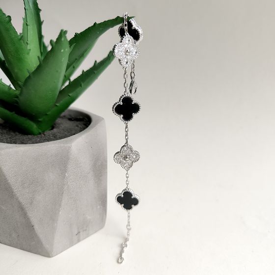 Серебряный браслет с ониксом