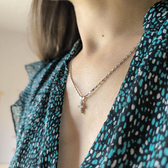 Серебряный крестик с фианитами