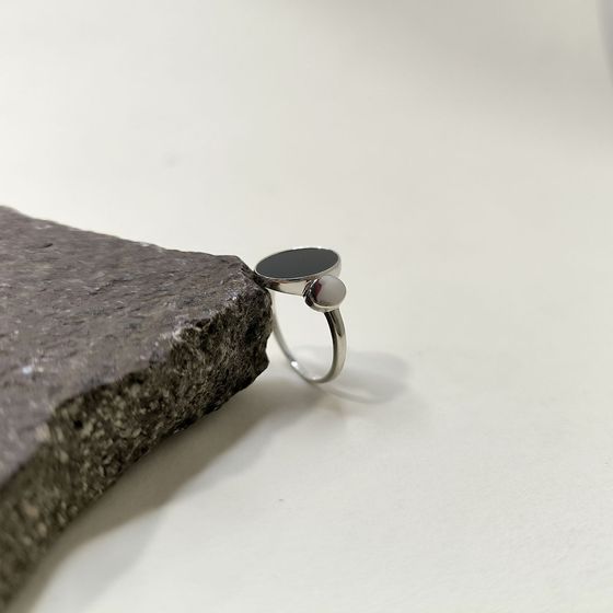 Silver ring with onyx