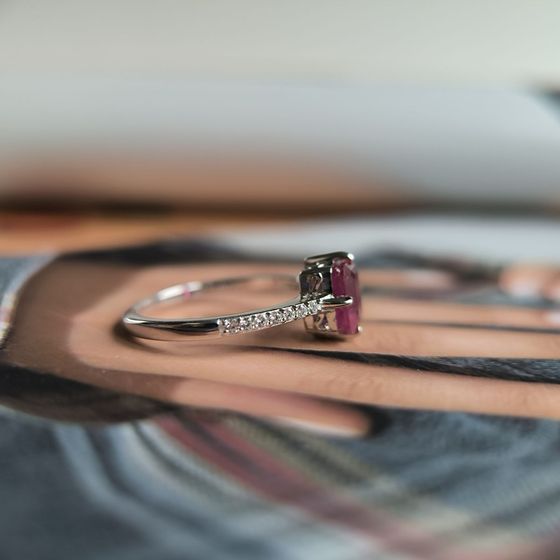 Серебряное кольцо с рубином 1.548ct
