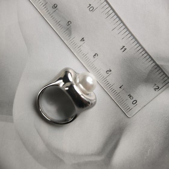 Серебряное кольцо с жемчугом