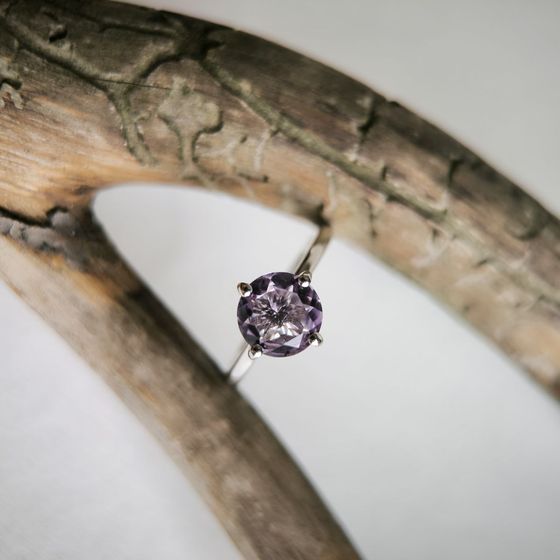 Silver ring with amethyst 1.575ct