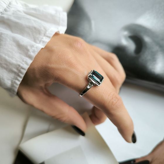 Серебряное кольцо с топазом Лондон Блю 1.824ct