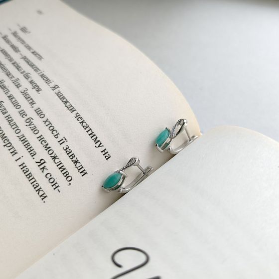 Sterling silver earrings with emerald 1.189ct, with phianites