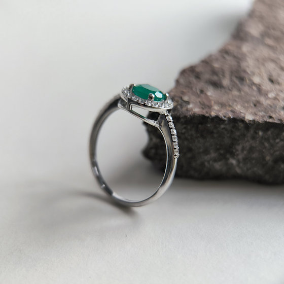 Серебряное кольцо с агатом 1.134ct, фианитами
