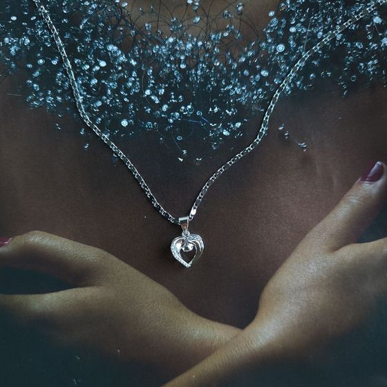 Silver pendant with phianites