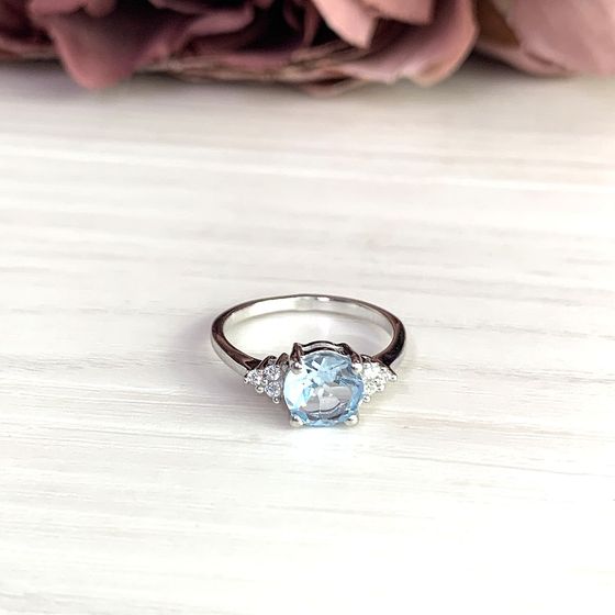 Серебряное кольцо с топазом 1.794ct
