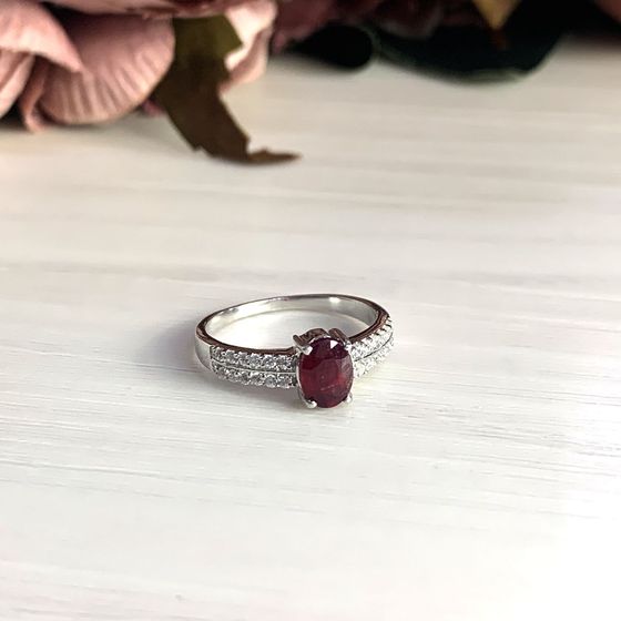 Silver ring with a 1.46-carat ruby