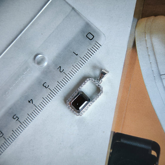 Серебряная подвеска с гранатом 1.588ct