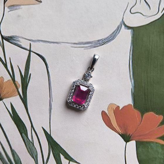 Серебряная подвеска с рубином 1.871ct, фианитами