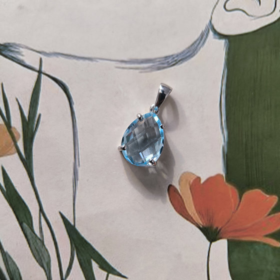 Серебряная подвеска с топазом 4.2ct