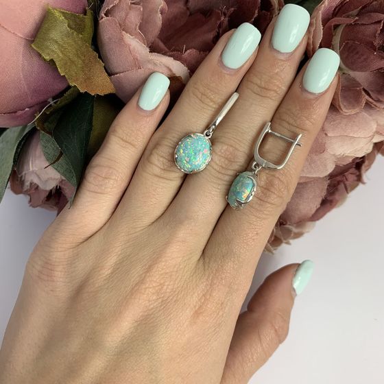 Серебряные серьги с опалом