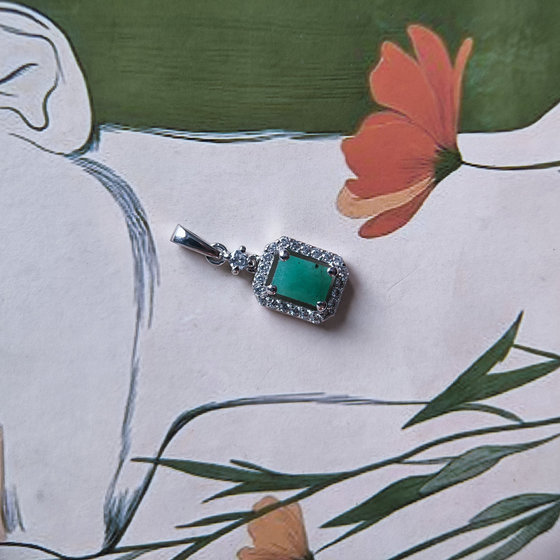 Серебряная подвеска с изумрудом 1.56ct