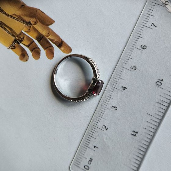 Серебряное кольцо с гранатом nano, фианитами