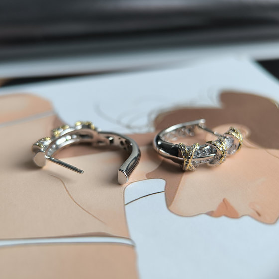 Серебряные серьги с фианитами